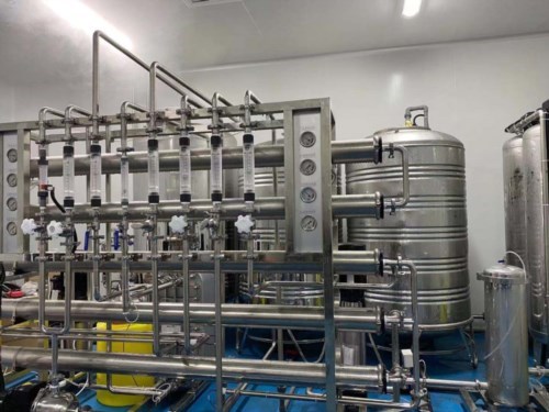 北海兴龙生物制品有限公司再次采购GMP超纯化水设备与多效蒸馏水机安装现场